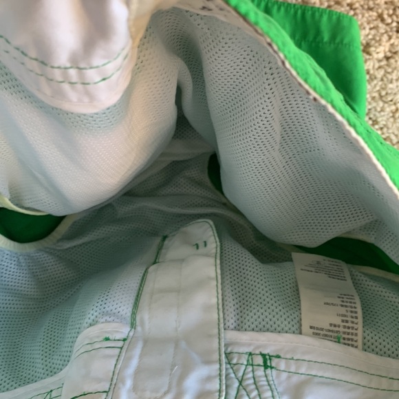 Abercrombie & Fitch men’s board shorts. - Picture 5 of 5